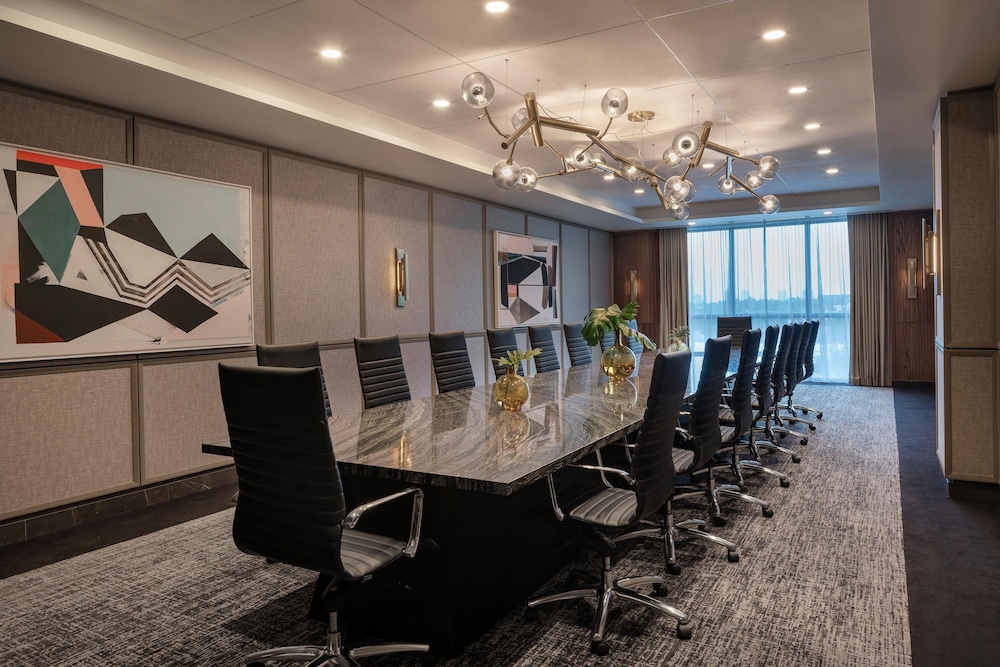 Tribute Portfolio Hotel the Dalmar Fort Lauderdale 33/44