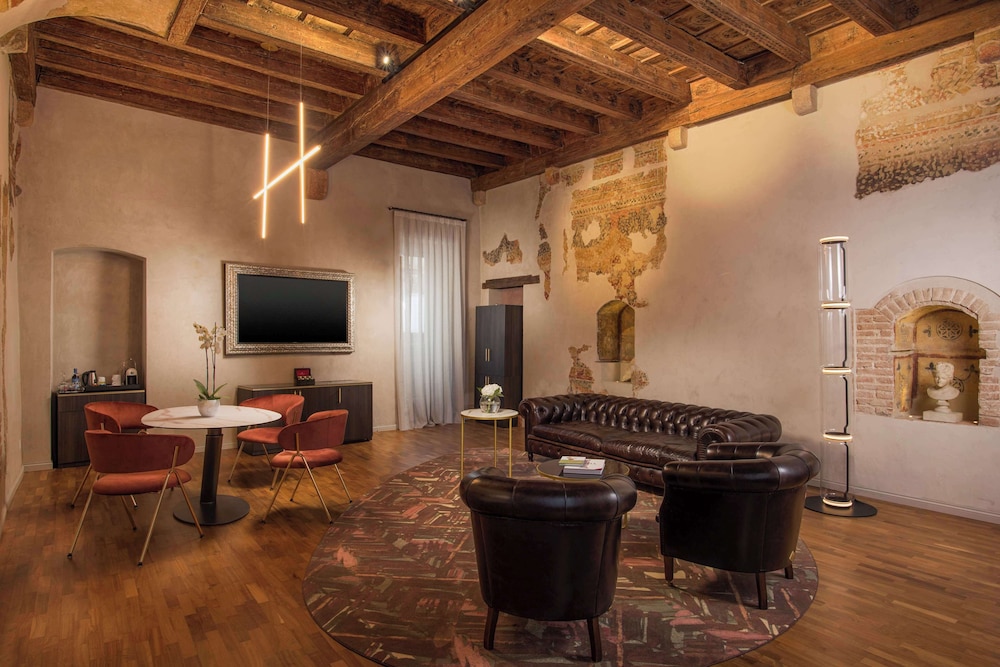 NH Collection Palazzo Verona 40/46
