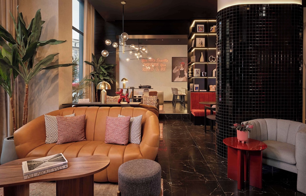 Radisson RED Belgrade 44/64