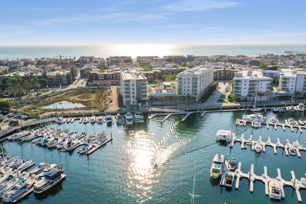 Residence Inn by Marriott Marina del Rey 47/51