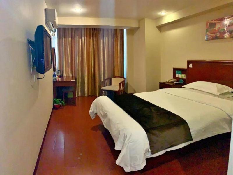GreenTree Inn Handan Train Station Express Hotel 55/77