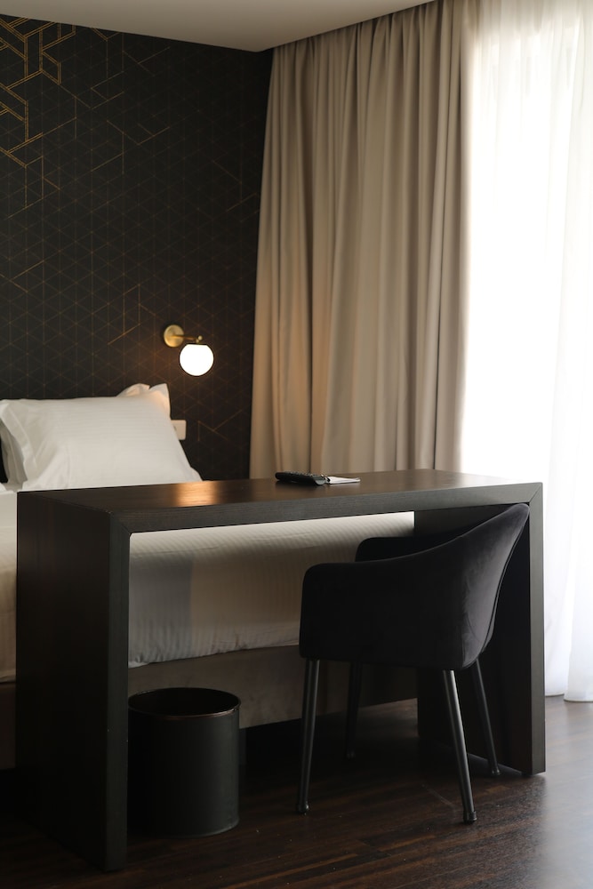 AZUR HOTEL 5/50
