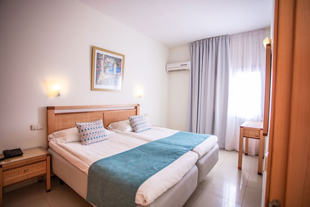ROYAL, APARTMENT, PARTIAL SEA VIEW, BALCONY