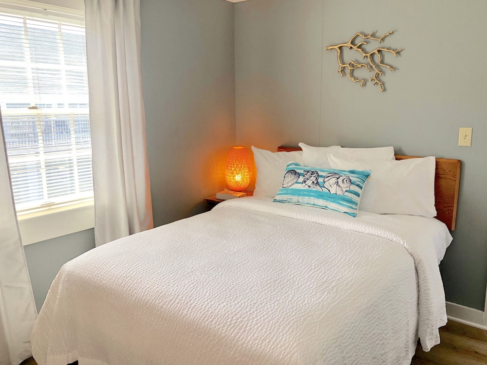 Hyannis Inn 6/50