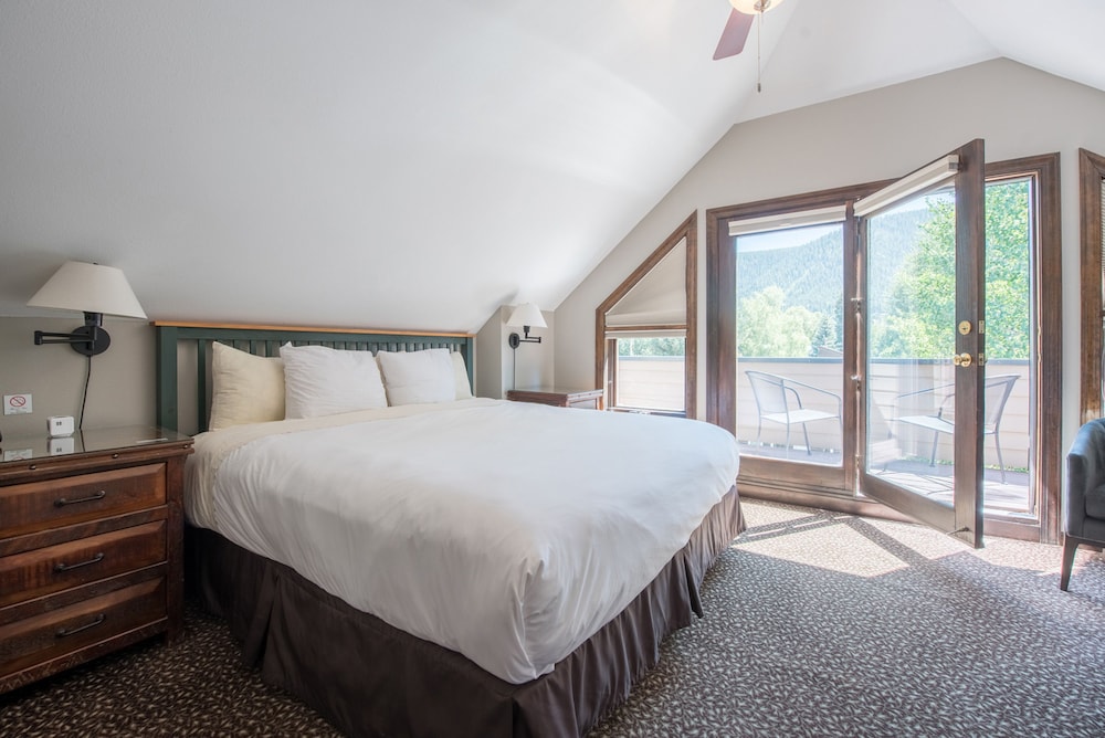 ELK MOUNTAIN LODGE 16/61