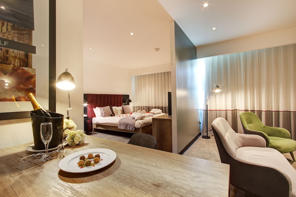BE HOTEL 53/78