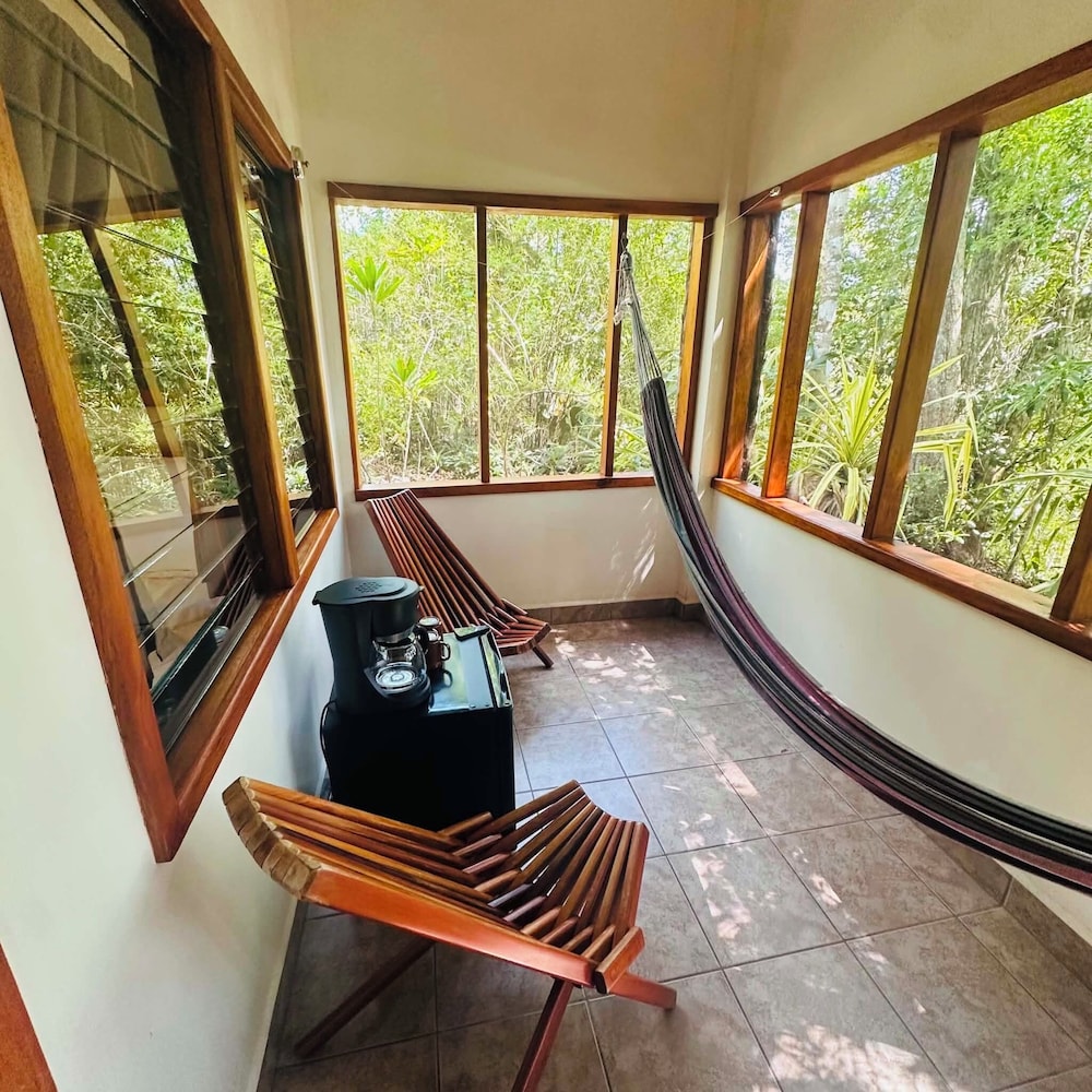 Mariposa Jungle Lodge 25/50