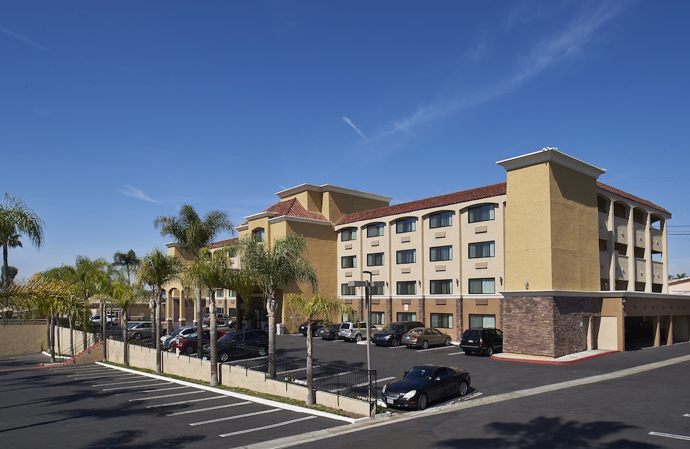 Holiday Inn Express San Diego South National City 9/73