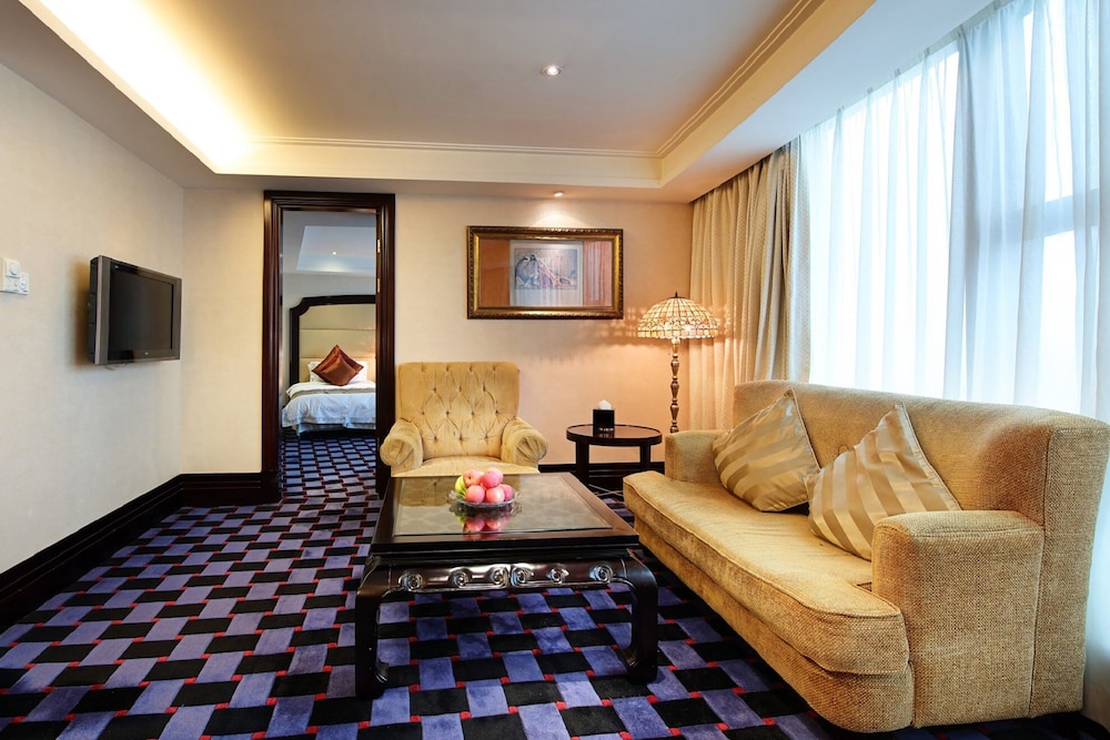 ROYAL MEDITERRANEAN HOTEL 35/47