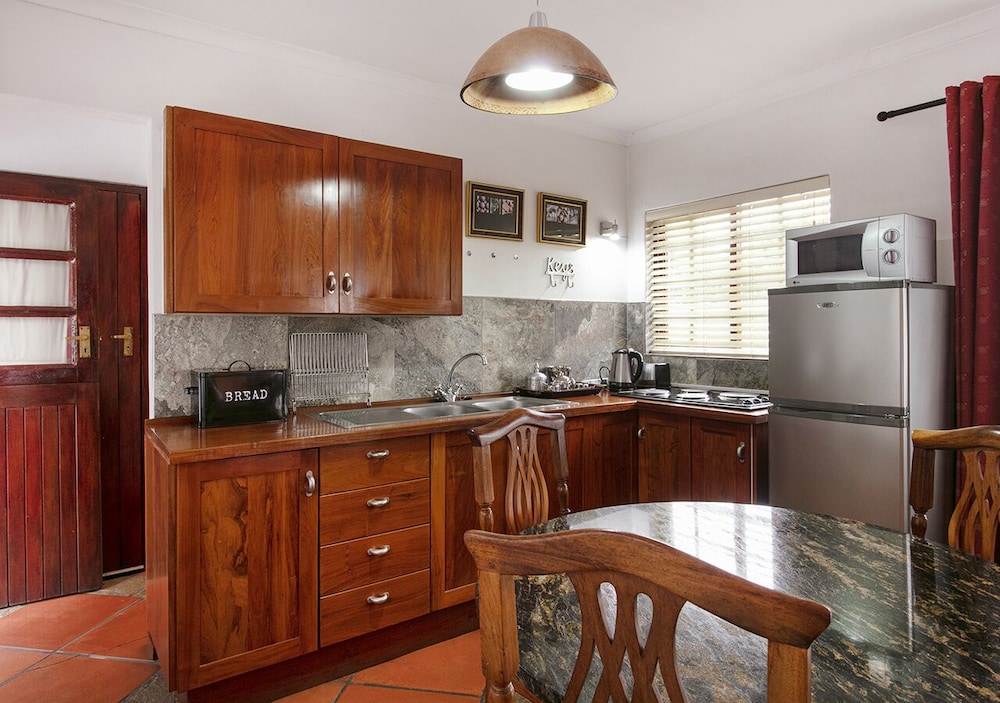 Bed And Breakfast In Waterkloof 6/50