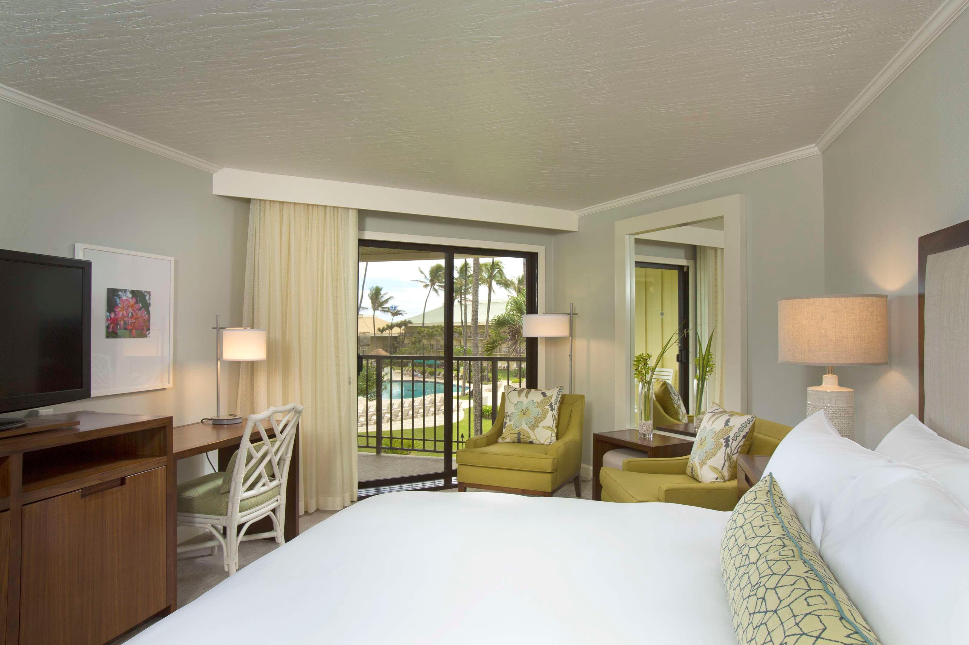 Premium, King Bed, Pool and Ocean View, Accessible