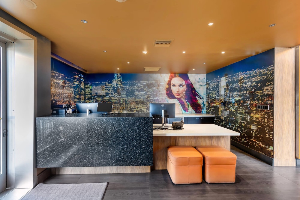 BLVD Hotel and Studios Universal-Hollywood, an Ascend Collection Hotel 10/75