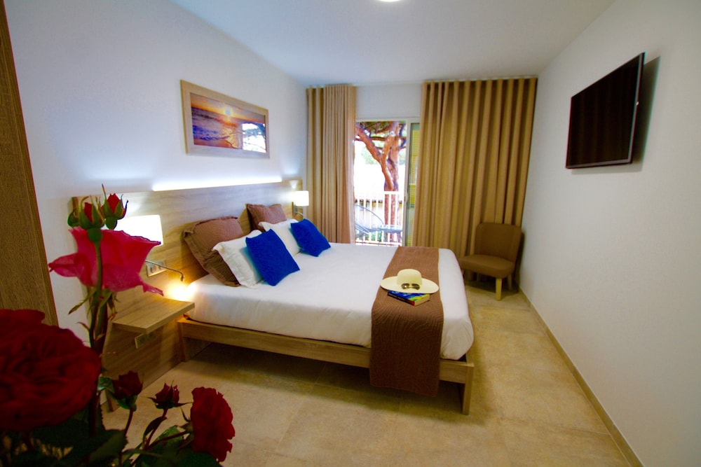 Marina Di Lava Hotel 27/60