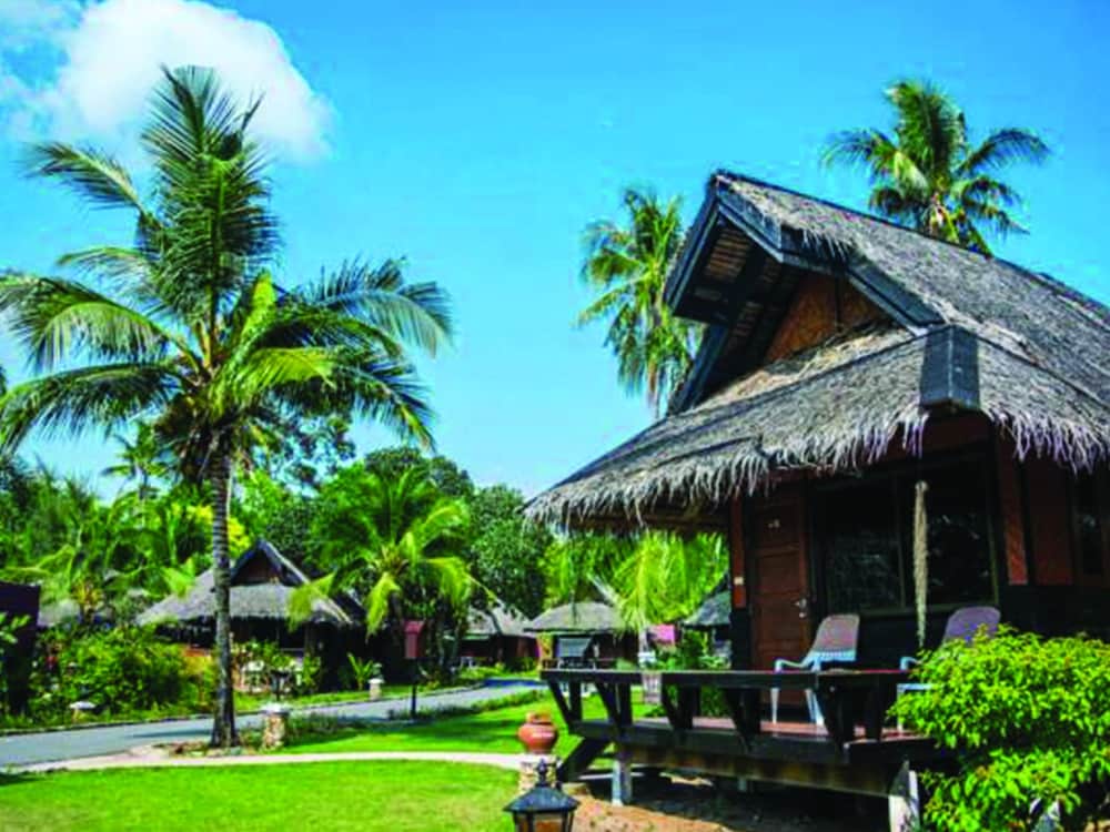 SUNSET VILLAGE BEACH RESORT 6/50