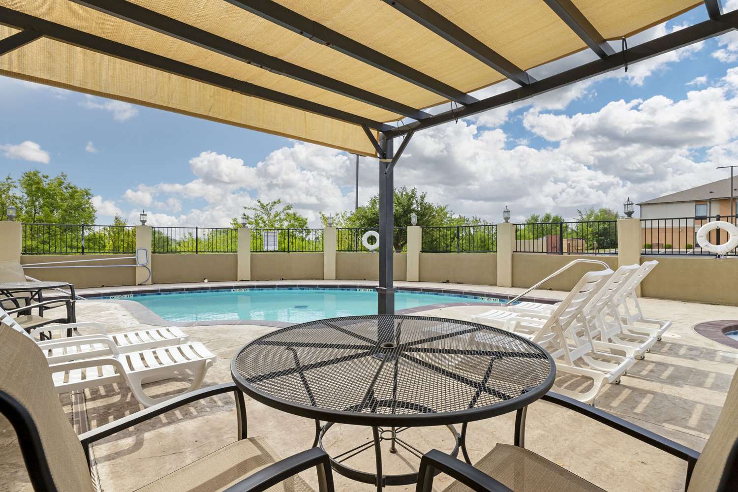 Comfort Inn & Suites Glenpool 15/32
