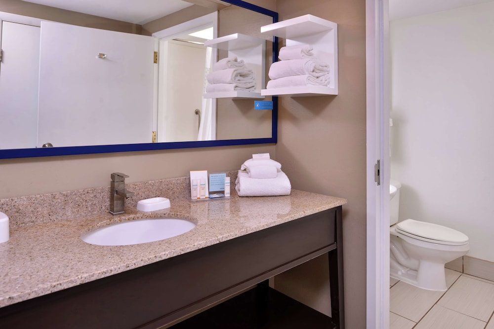 Hampton Inn Florence Midtown 14/45