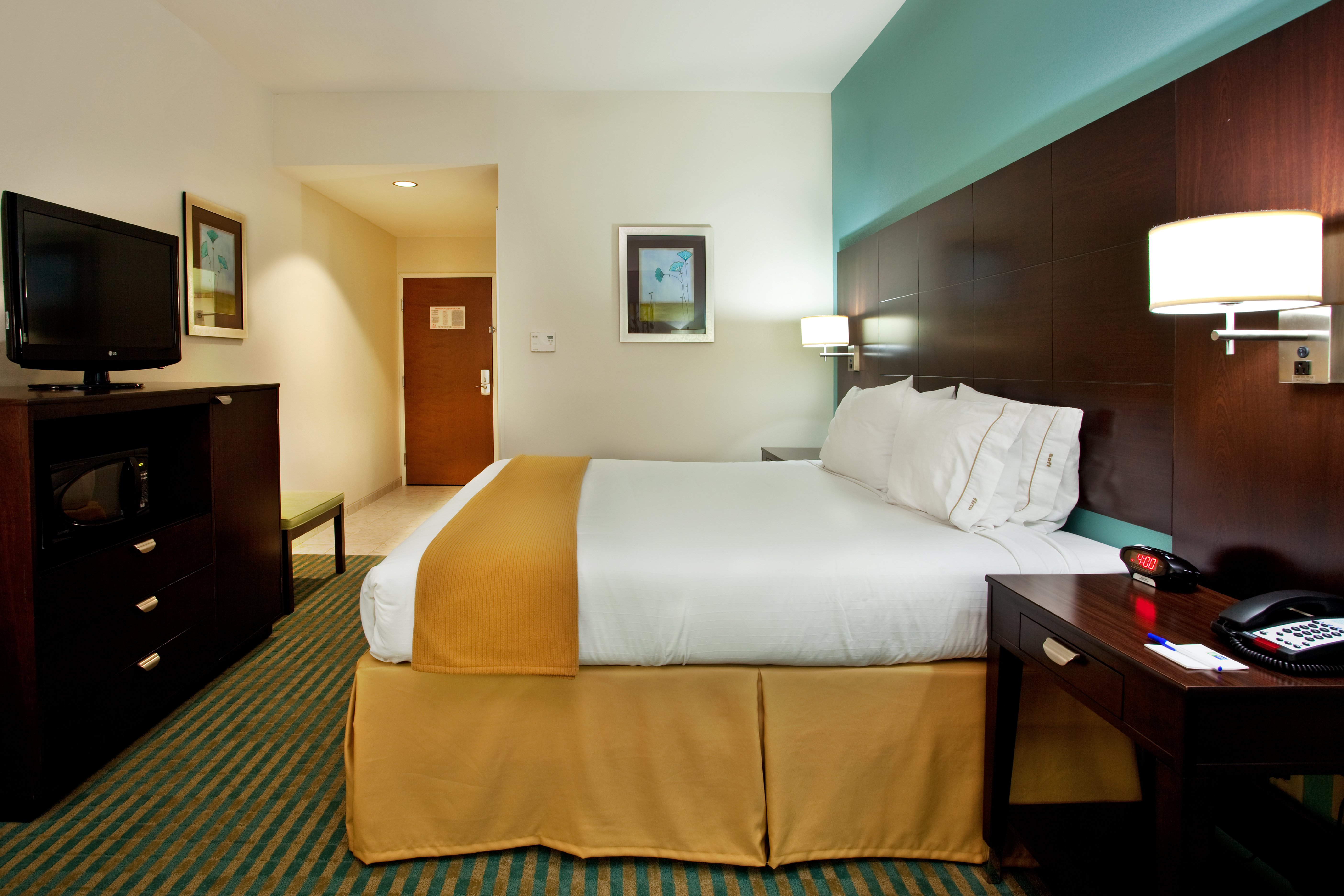 Holiday Inn Express Hotel and Suites Picayune-Stennis Space Cntr 32/68