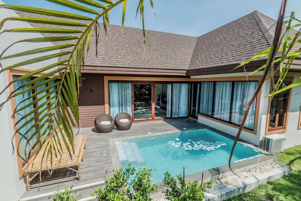 Triple Tree Beach Resort 22/43