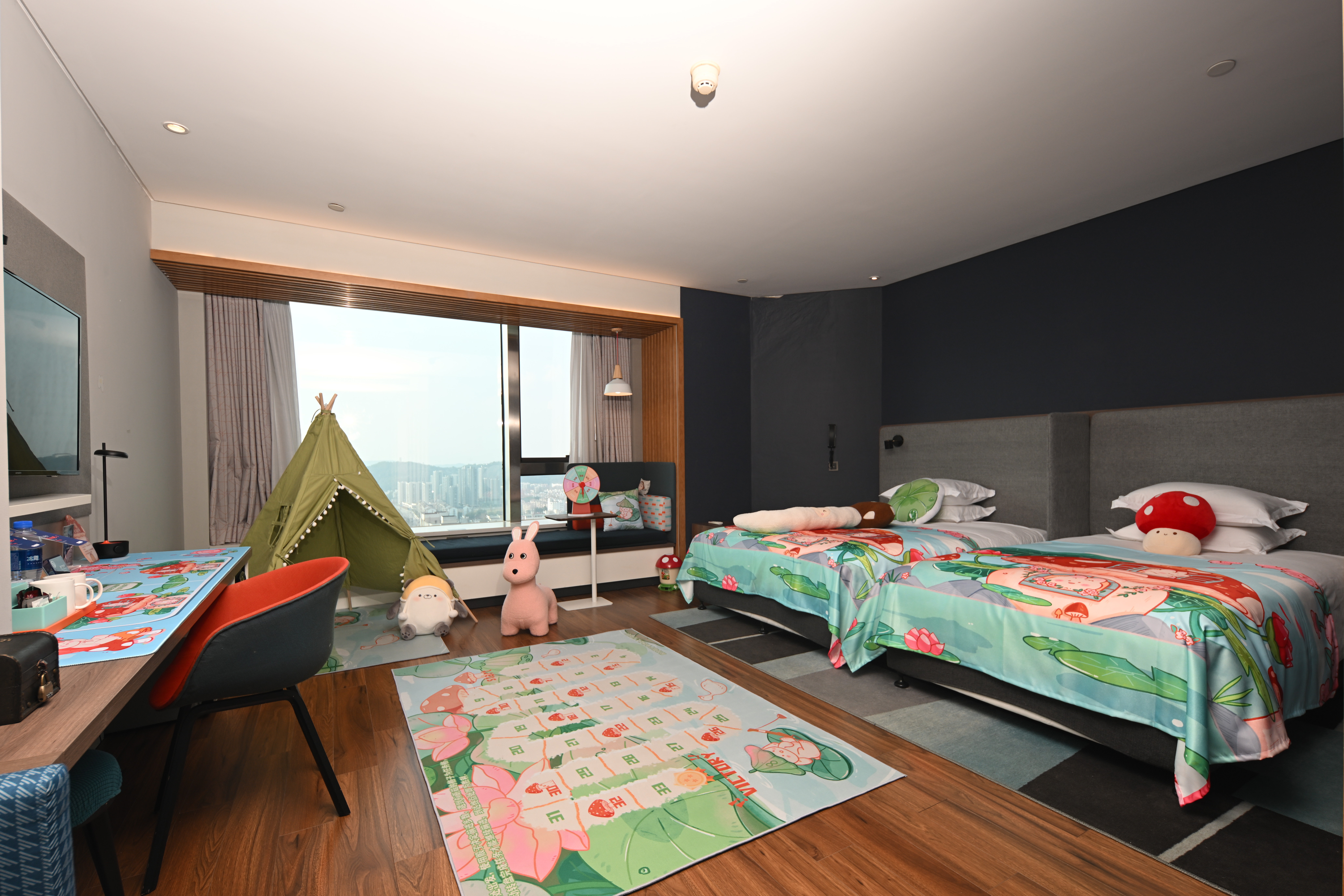 Kids Theme, Standard, 1 Queen and 1 Single Bed