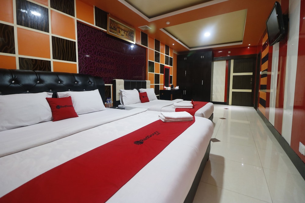 Reddoorz Plus Near Dc Mall Batam 26/39