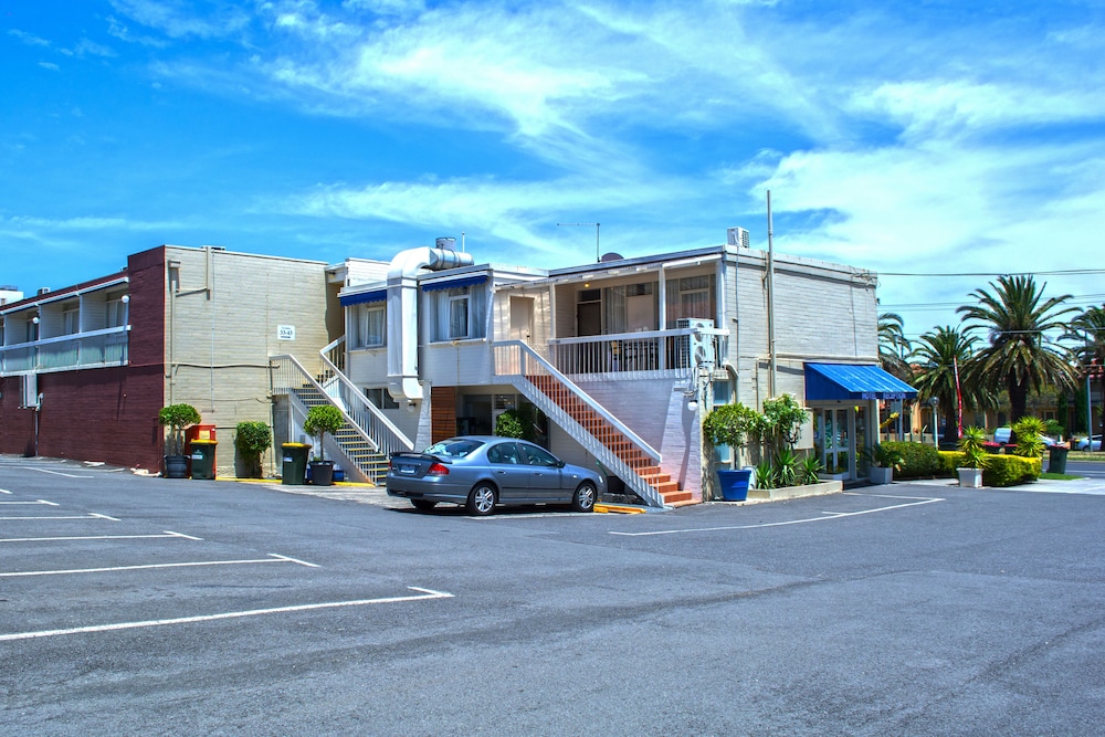 Alexander Motor Inn & Apartments 50/60