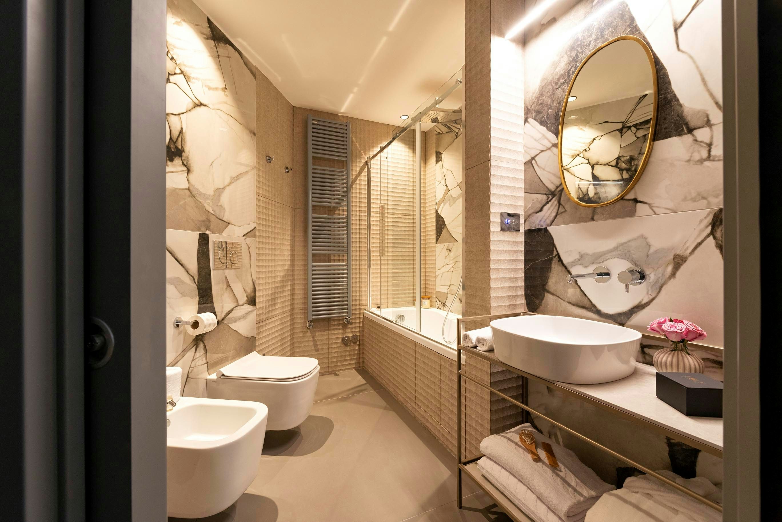 Loly Boutique Hotel 25/27