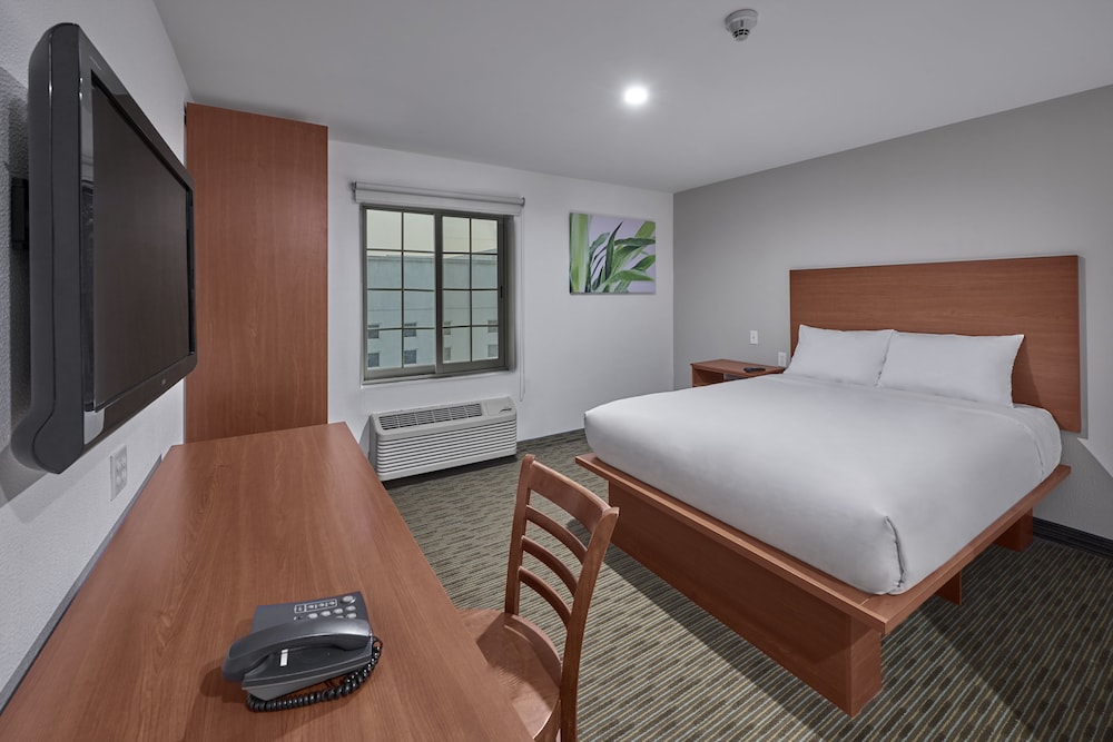 Extended Suites Monterrey Aeropuerto 28/56