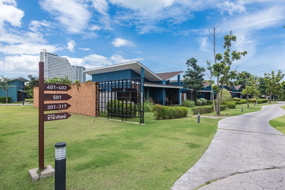Coral Tree Villa Huahin 70/72