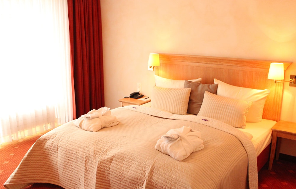 2 Bedrooms, Suite, 2 Queen Beds, Balcony