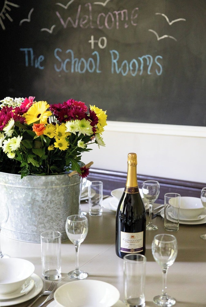 The New School Rooms 24/50