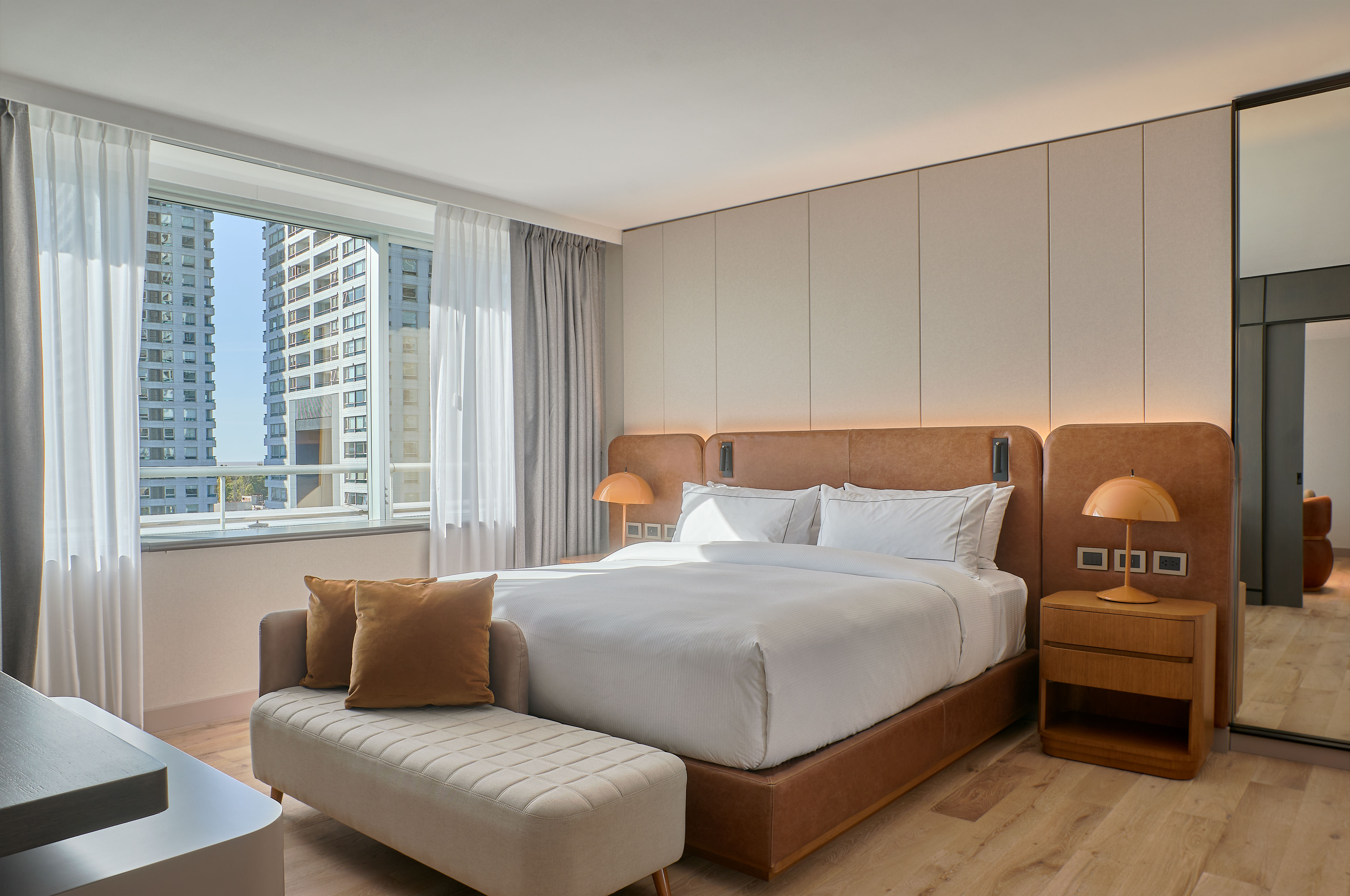 PETITE, SUITE, KING BED, MARINA VIEW, EXECUTIVE LEVEL
