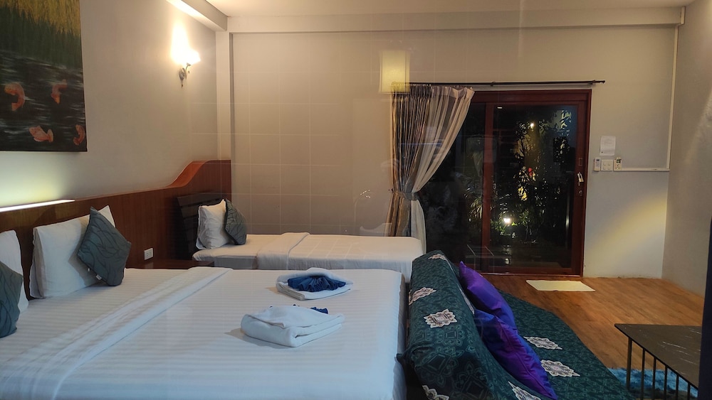 STANDARD, TWIN BEDS, GARDEN VIEW