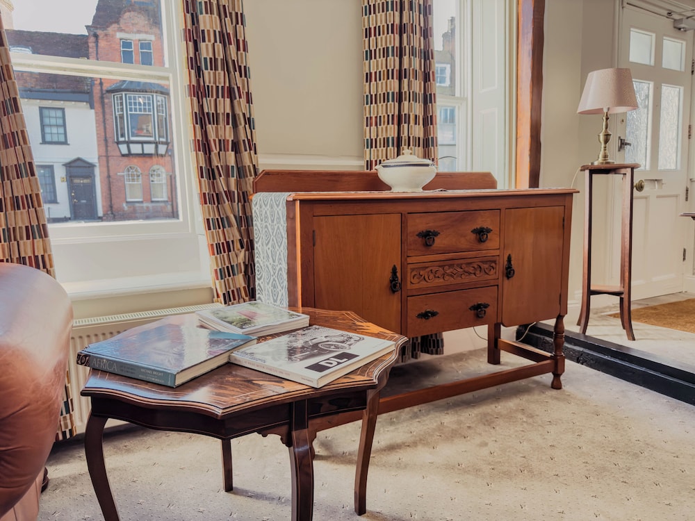 Newport Quay Bed And Breakfast 32/45