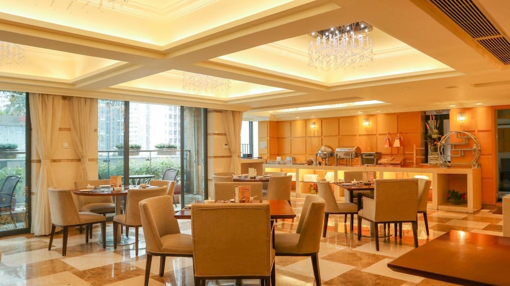 Dan Executive Apartment Guangzhou 36/48