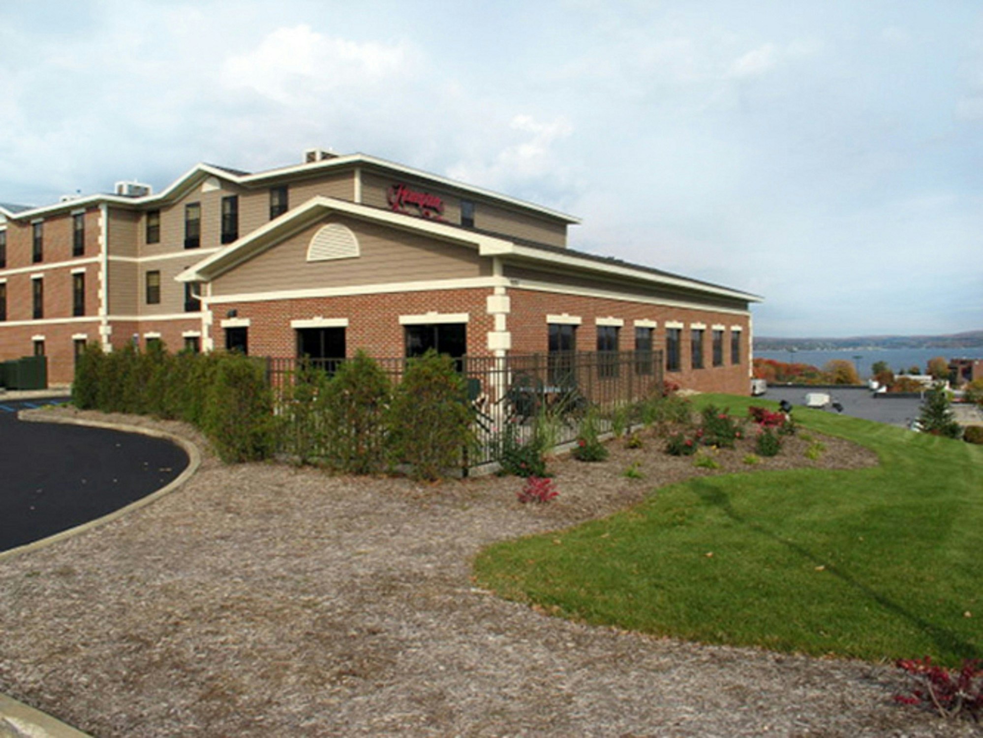 Hampton Inn & Suites by Hilton Petoskey 72/75