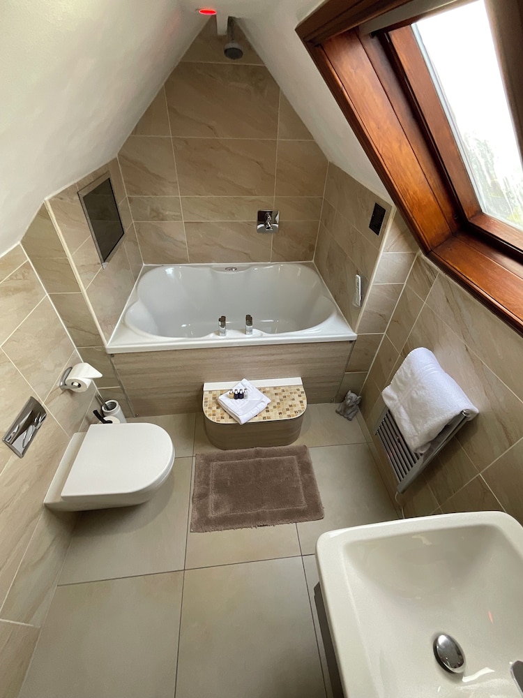 Windermere Boutique Hotel 48/50