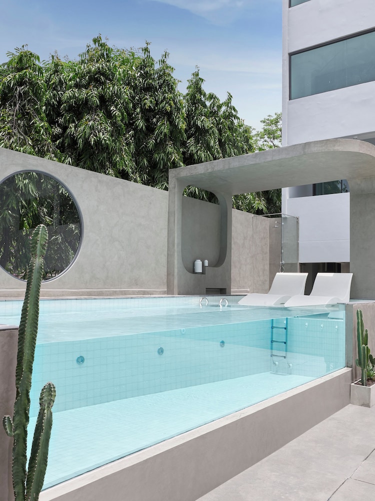 Livable Hotel Bangkok 52/61