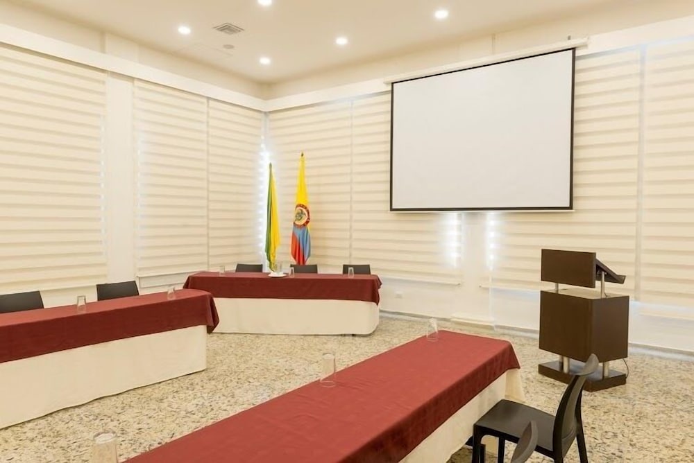 TEQUENDAMA INN ESTACION 35/62