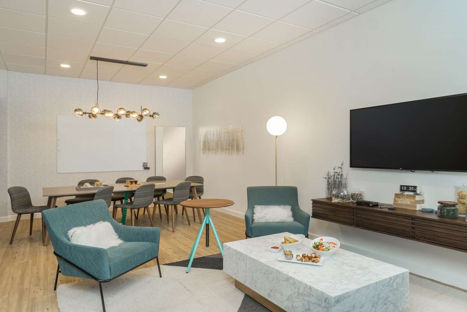 Sonesta Milwaukee West Wauwatosa 67/74