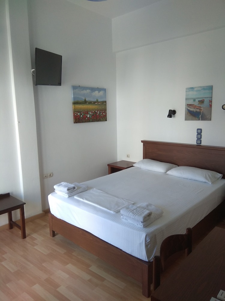 The Sea Front Rooms And Apartments 8/50