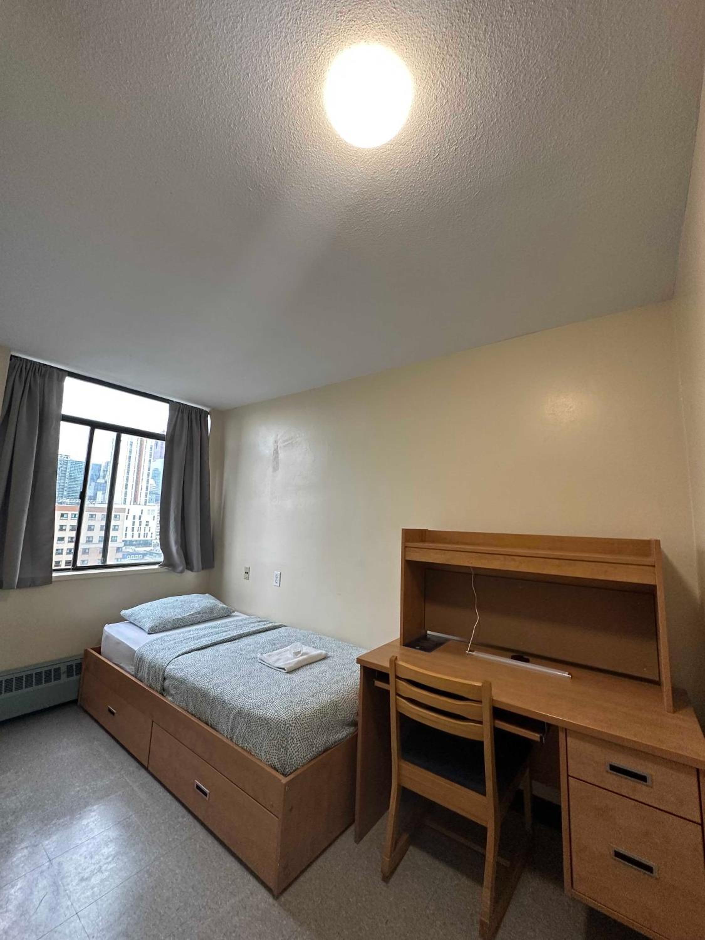 Neill-Wycik Backpackers Hotel 7/31