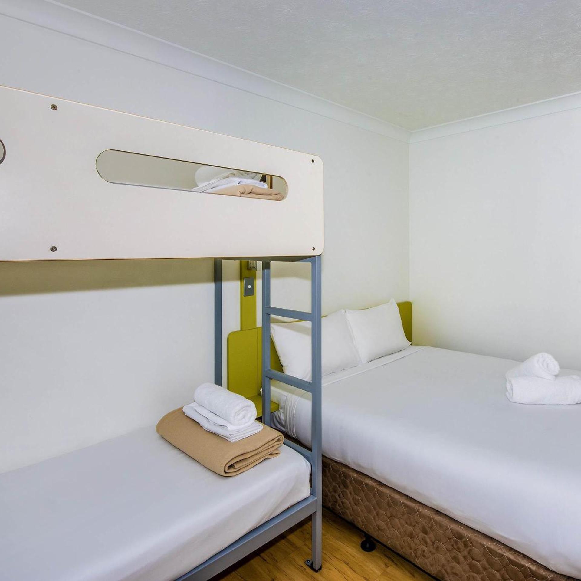 غرفة قياسية بسرير كوين مع أريكة، IBIS BUDGET BRISBANE AIRPORT 3/7
