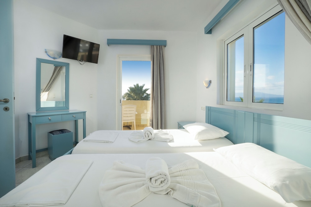 APARTMENT, BEACH FRONT, SEA VIEW