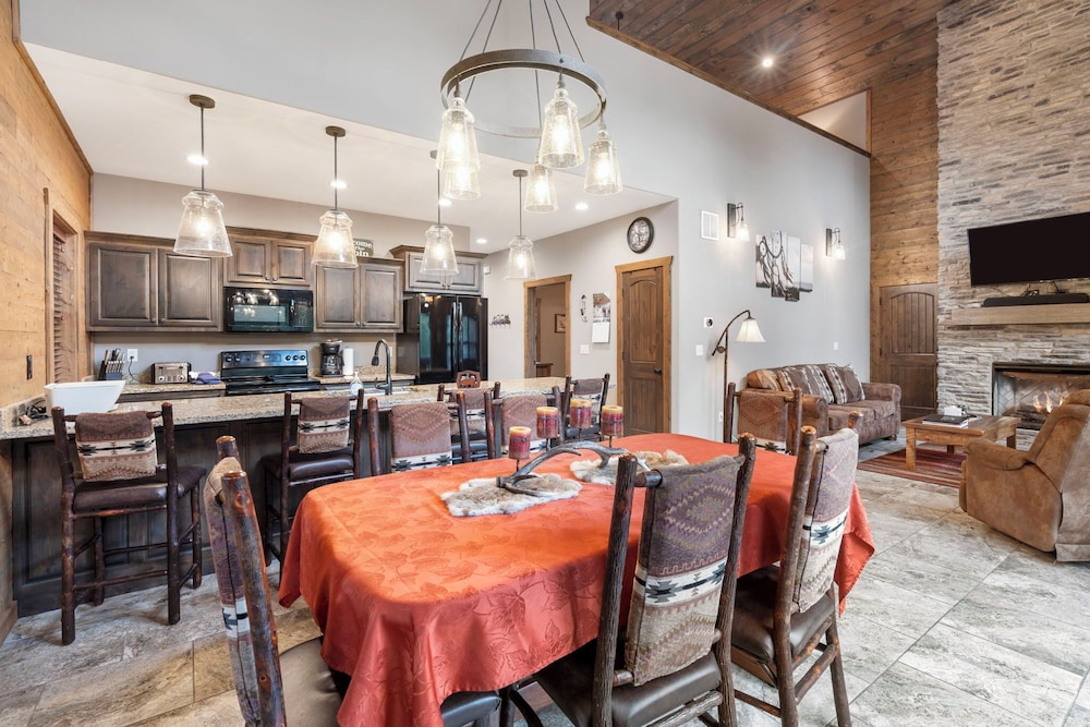 Indian Point Lodge Amp Condominiums 58/73