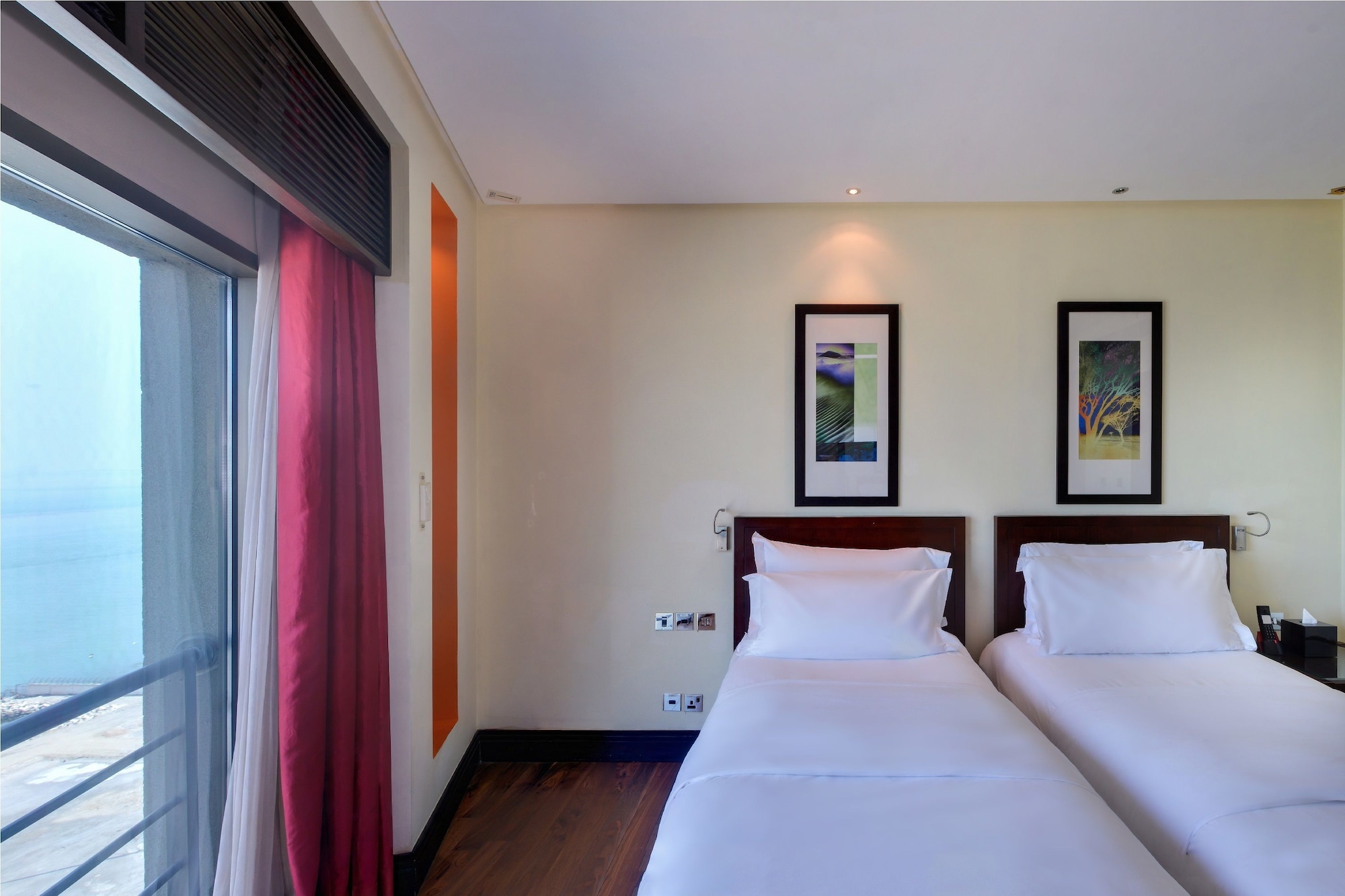 Luxury, Twin Beds, Sea View, Executive Level