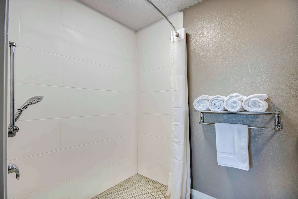 Motel6 Columbus, OH - OSU North 43/43