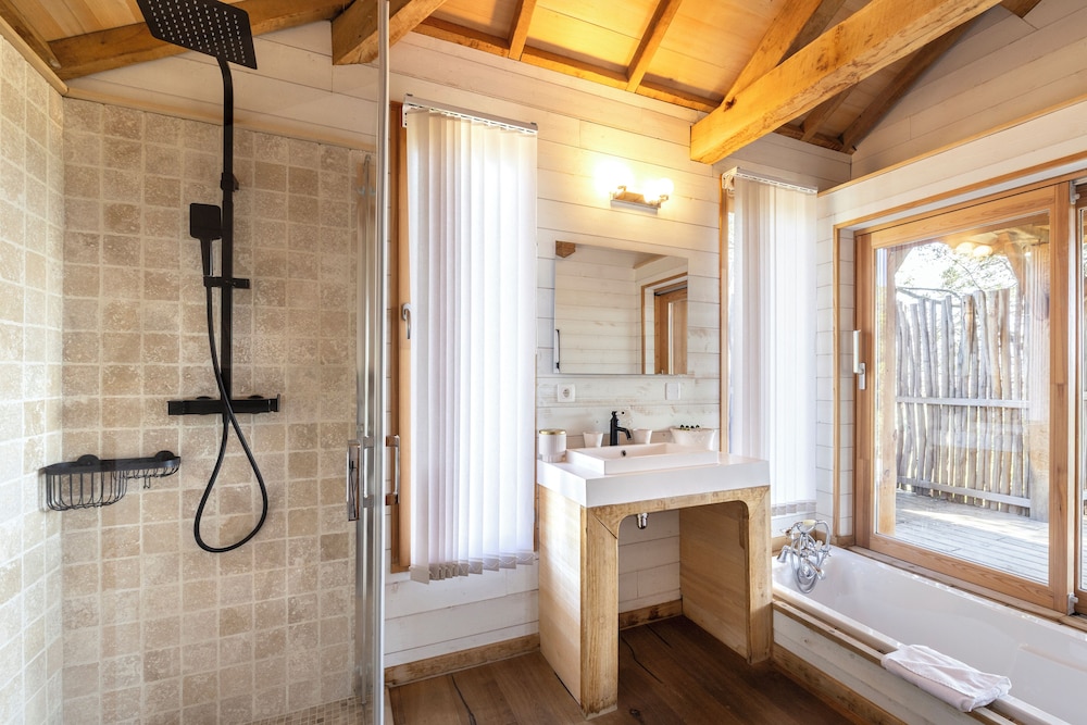 Hostellerie Du Moulin Des Oliviers 48/49