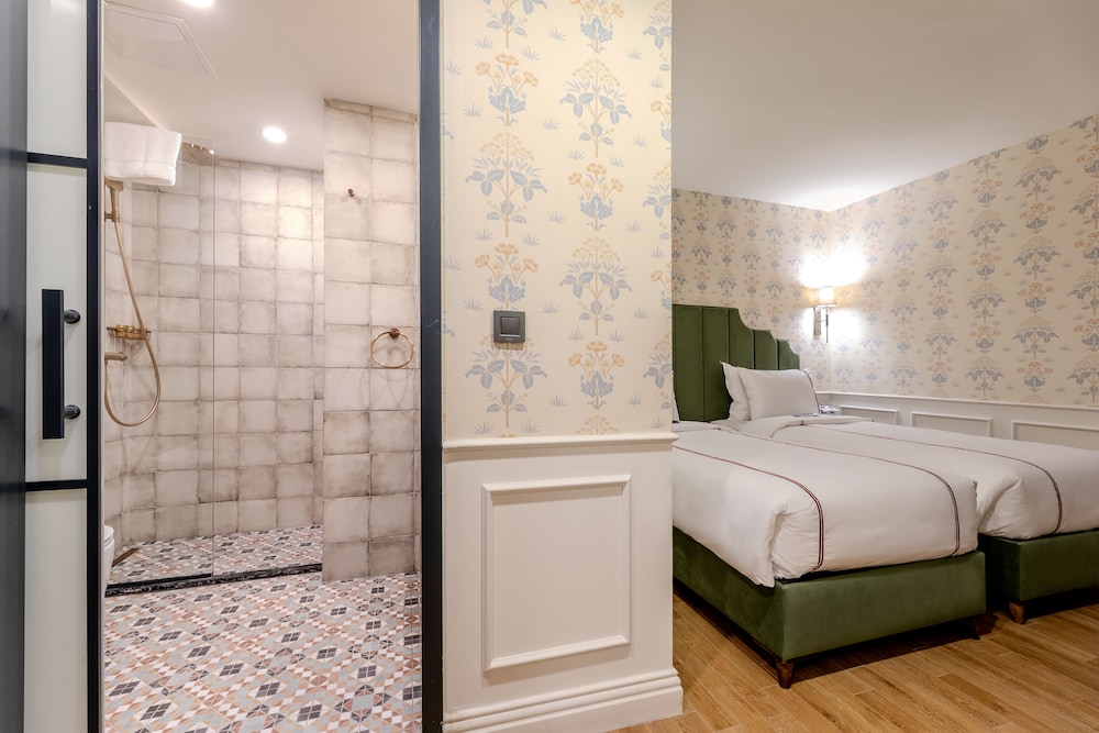 Deluxe, Twin Beds