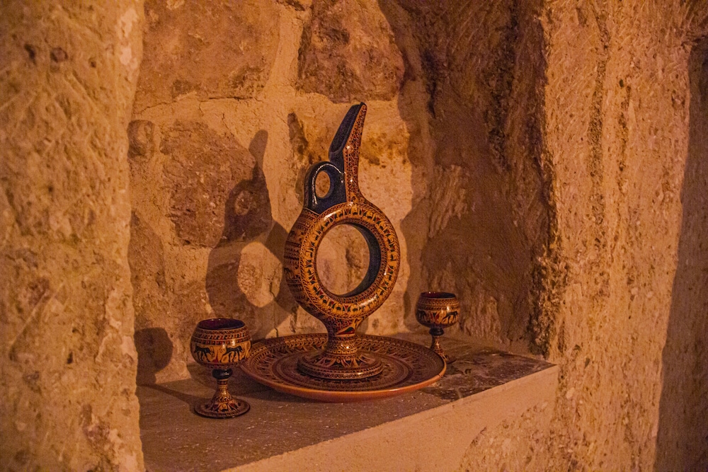 Junior Ottoman Cave 13/41