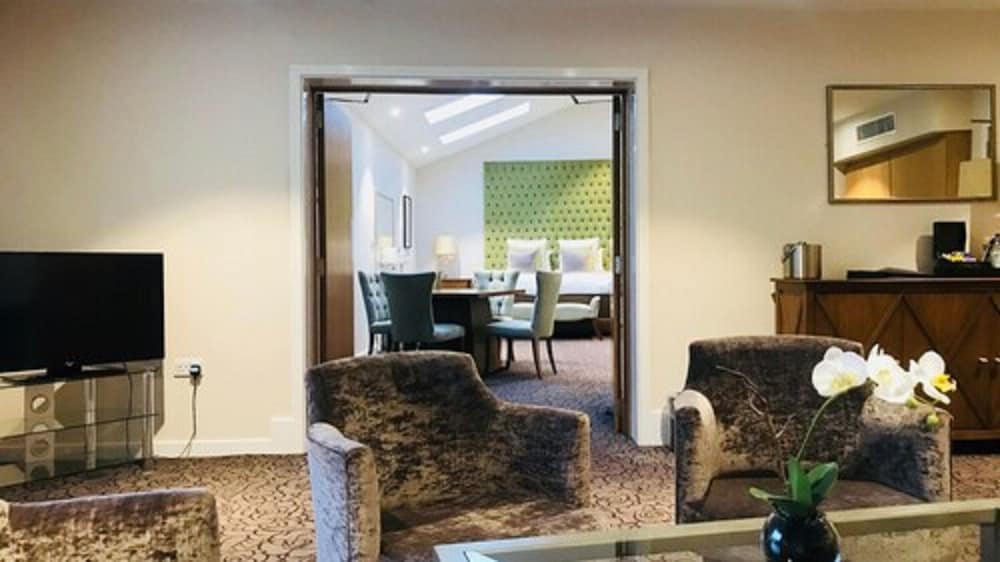 Sandford Springs Hotel & Golf Club 30/50